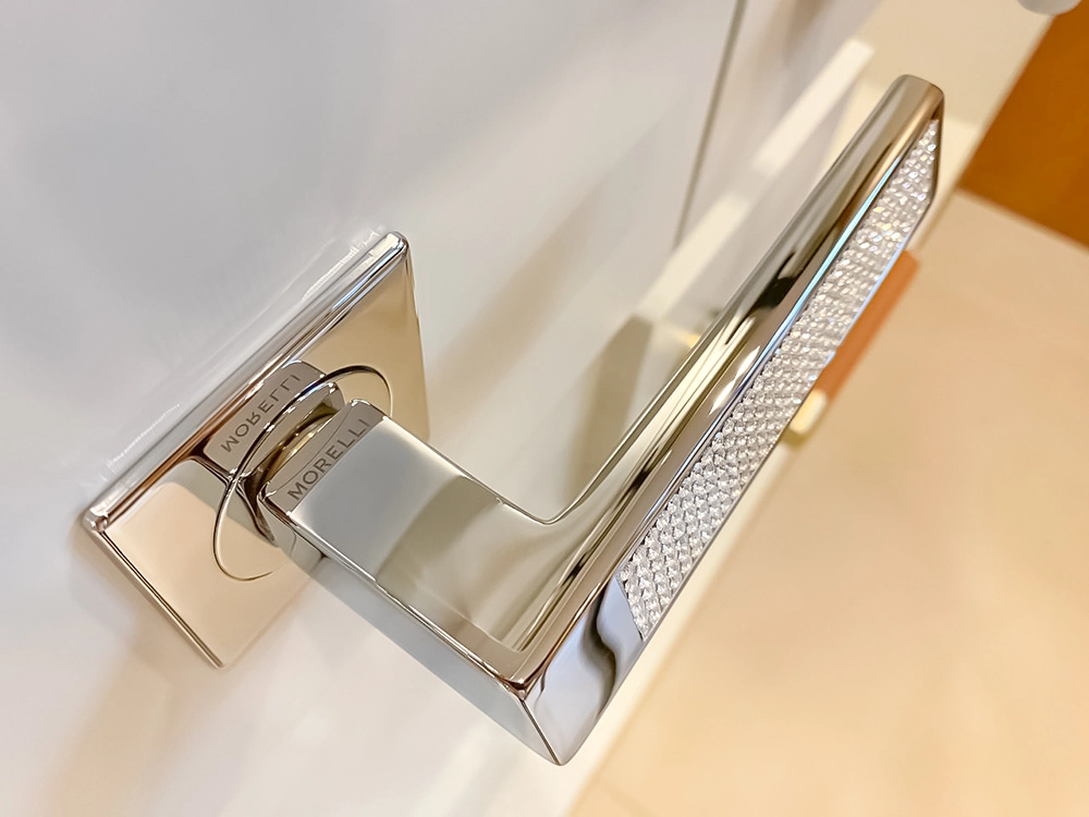 Ручка дверная DOLCE VITA S1 CRO раздельная на квадратной розетке, цвет - хром, латунь фото купить в Новокузнецке